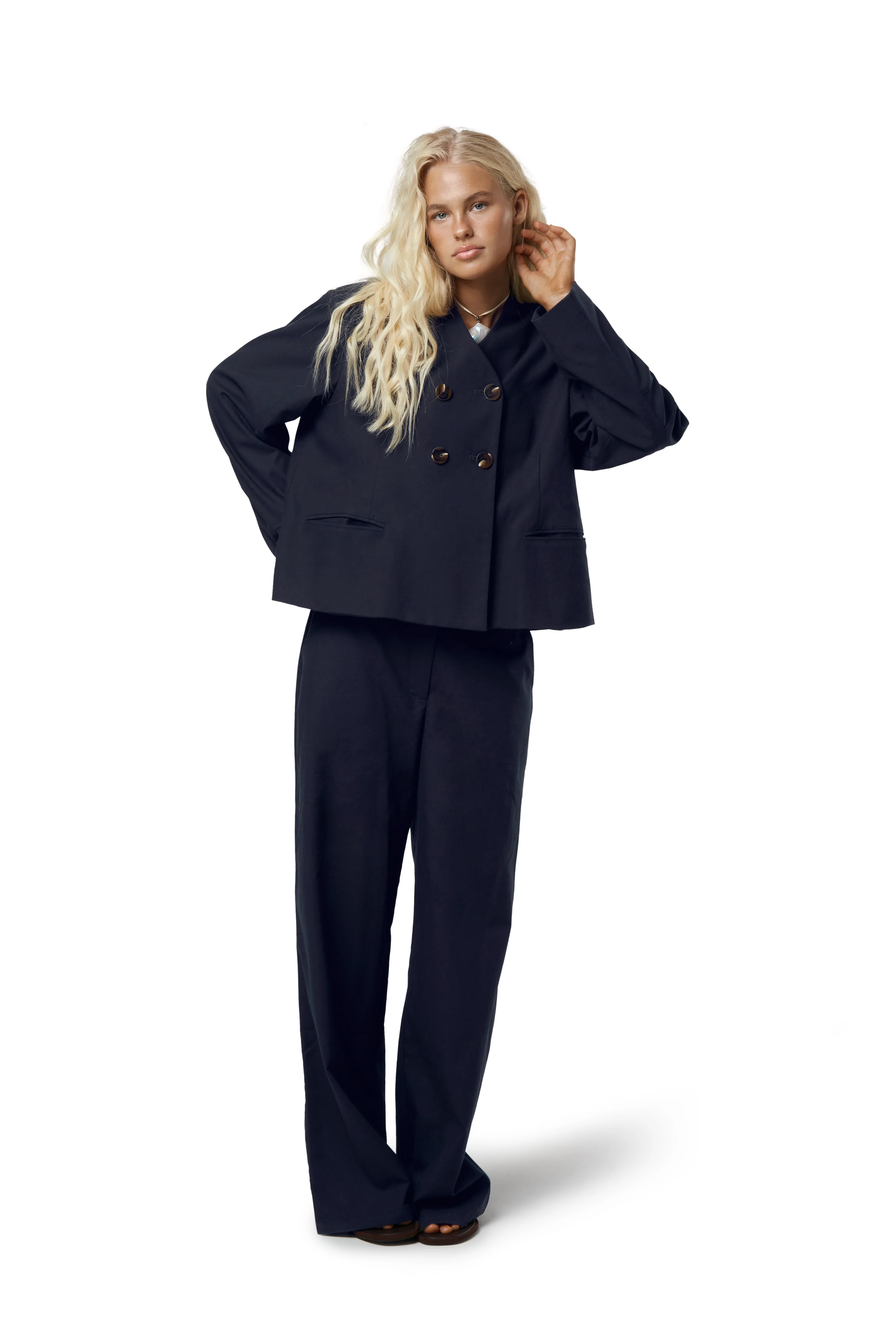 Emmie Double Breasted Linen Blazer in Navy - Image 3