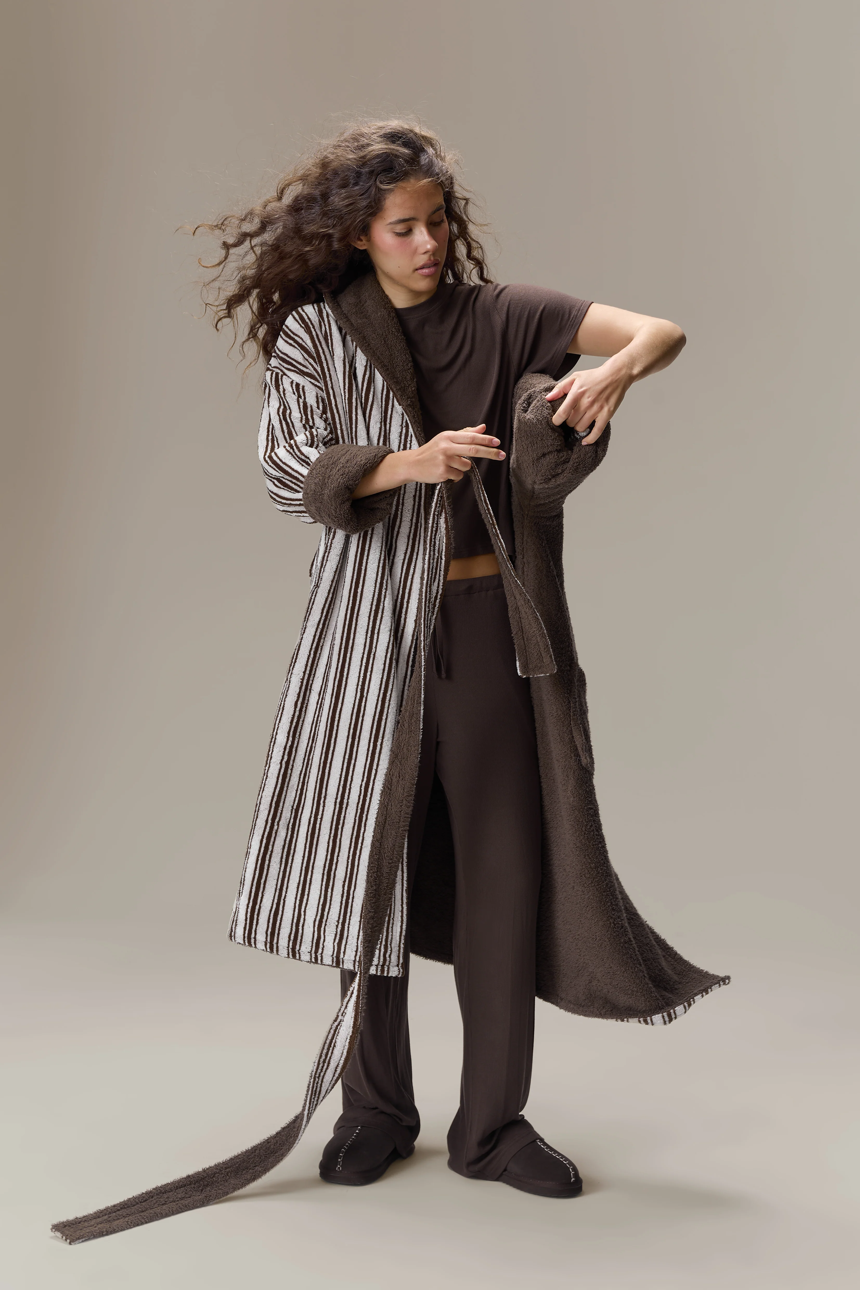 Seekers Sleepwear Reversible House Robe in Brown Stripe - Image 10