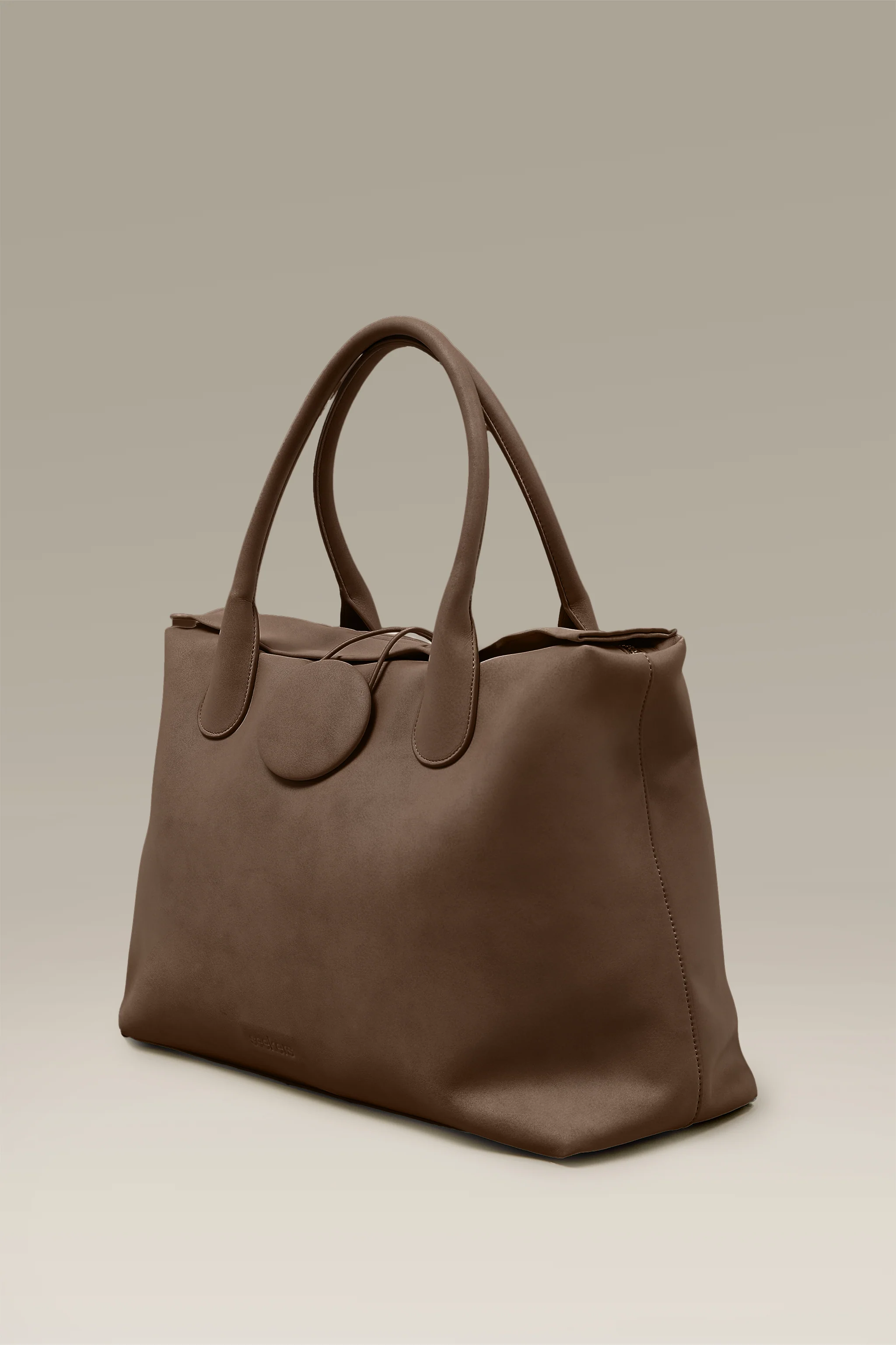 Tully Button Carryall Bag in Brown Bear - Image 4